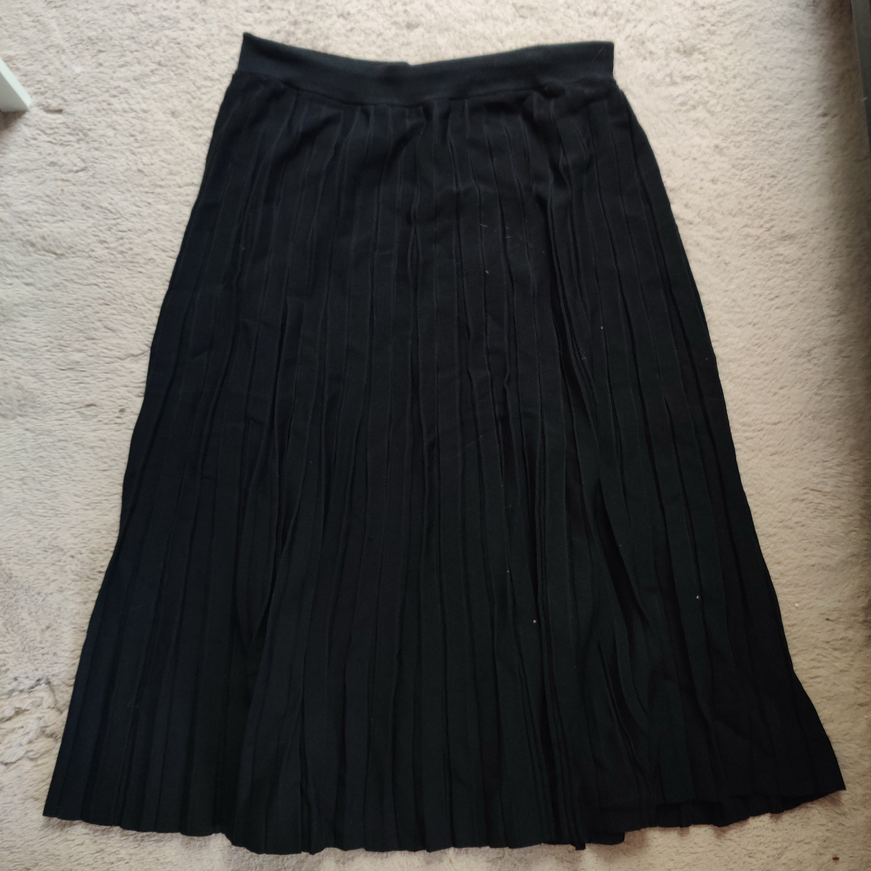 Pose black pleated knit skirt size XL