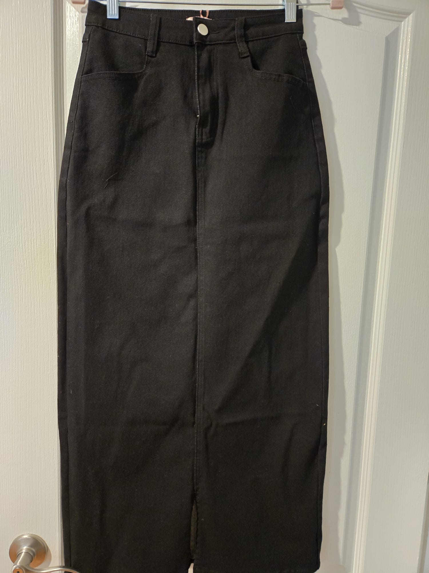 Udel Black Skirt with Slit