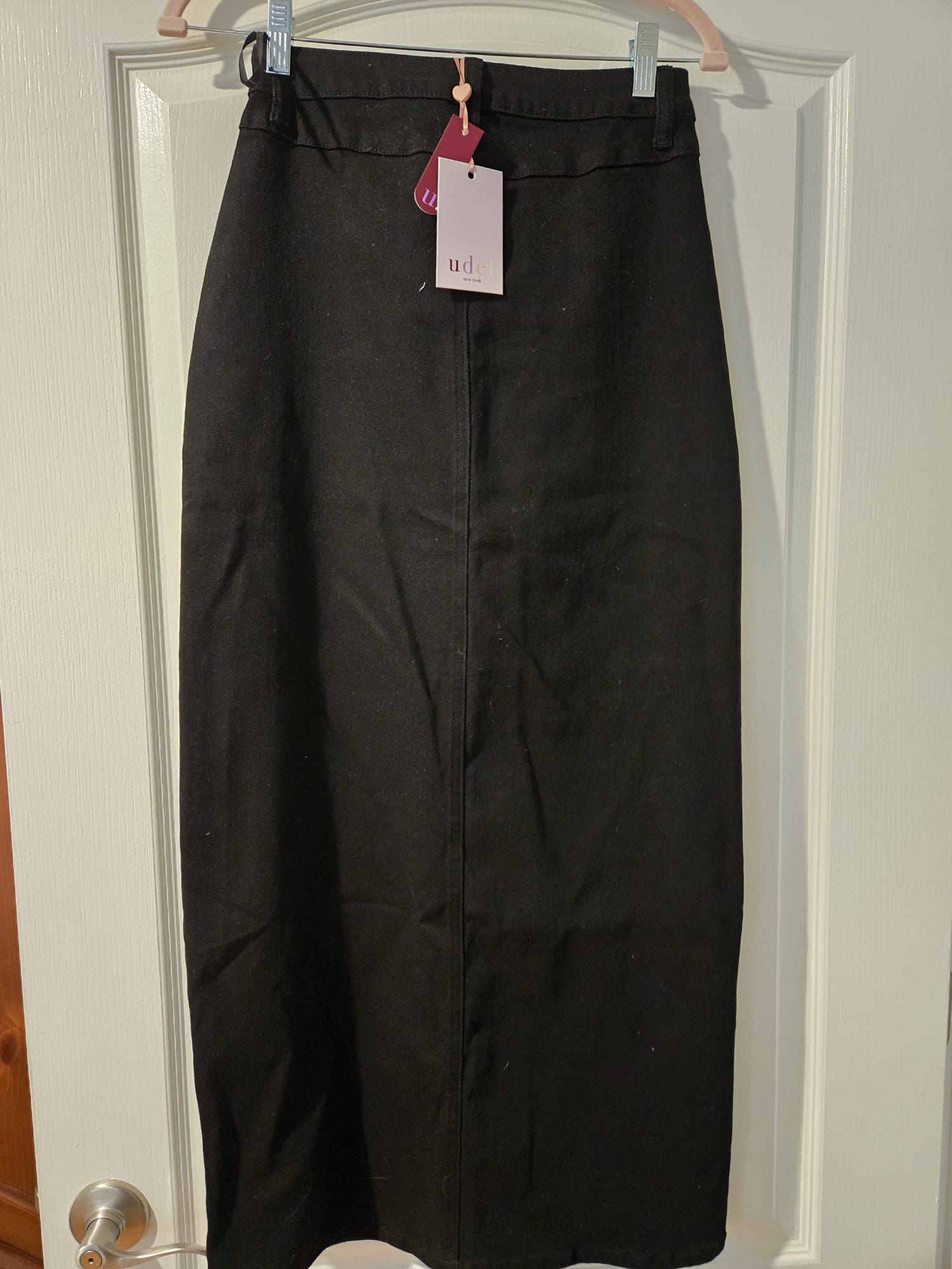 Udel Black Skirt with Slit