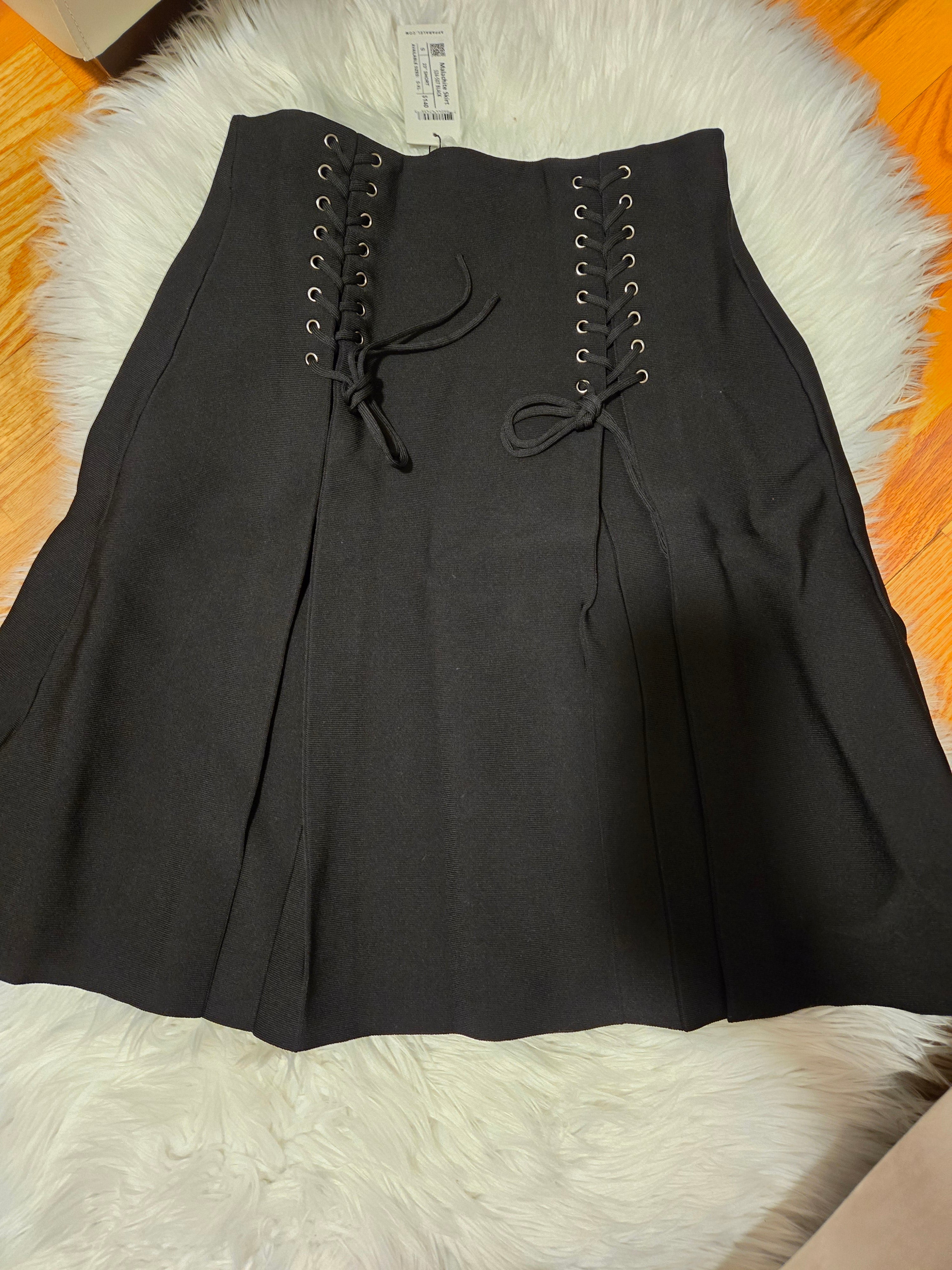 Malachite Skirt in Black